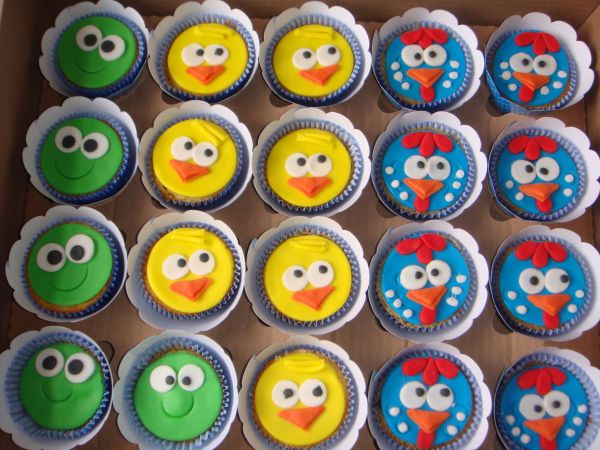CUP CAKE DA GALINHA PINTADINHA